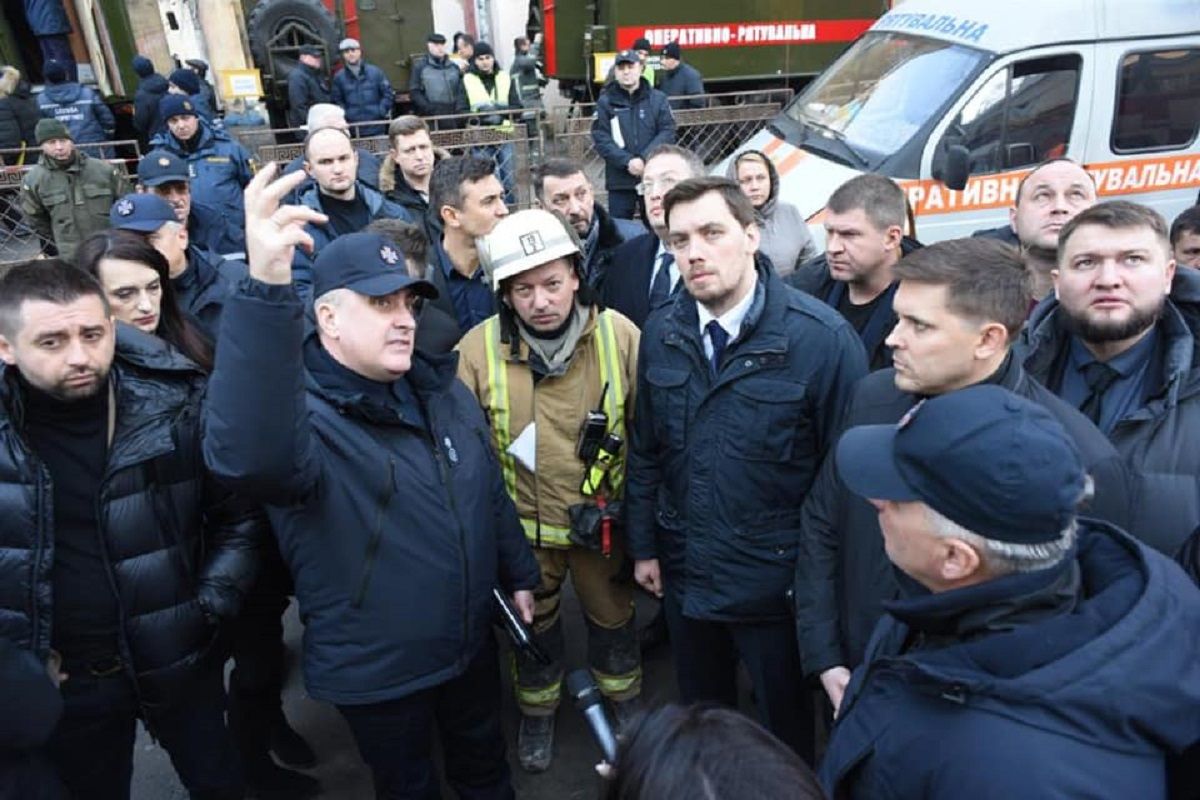 Прем’єр-міністр України анонсував звільнення в Одеській ОДА та ДСНС через пожежу в коледжі