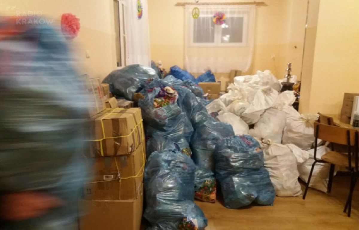 Українські митники пояснили, чому не пропускають через кордон різдвяні подарунки з Польщі 