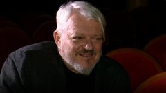 «Надто багато ідеології вмішується в театр»