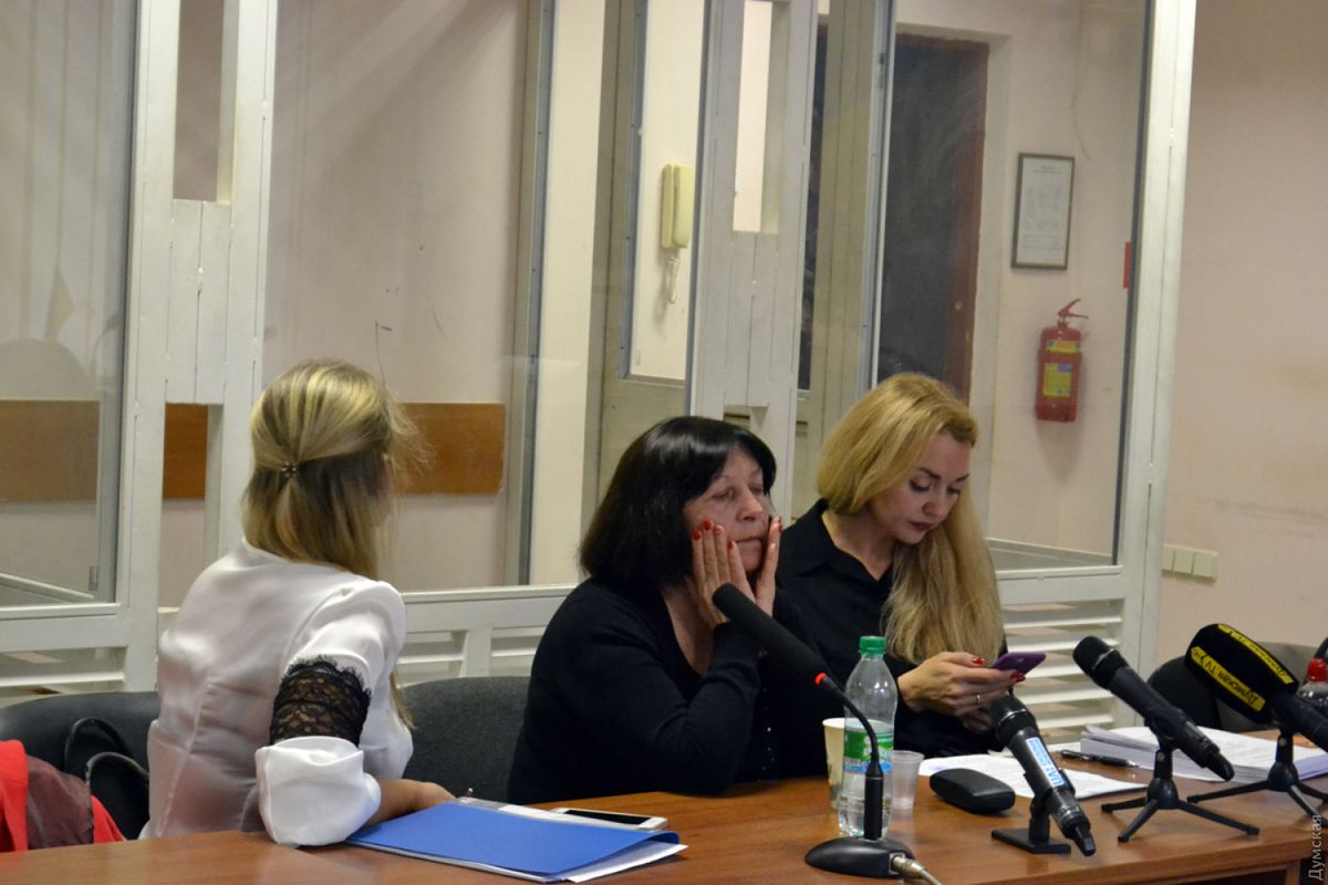 Директорку згорілого одеського коледжу взяли під цілодобовий домашній арешт