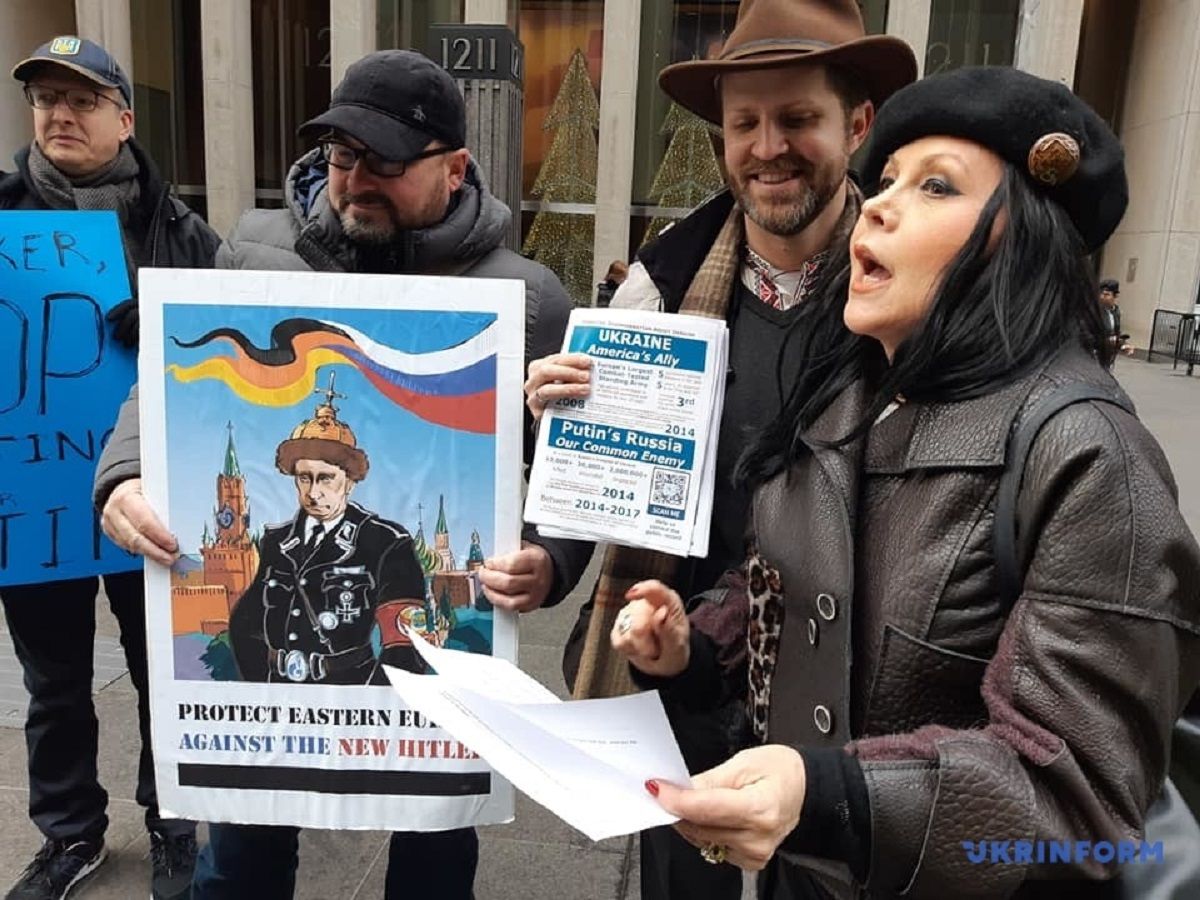 Українська діаспора у США пікетувала телеканал Fox News за проросійські заяви його коментатора