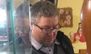 Сільський голова на Львівщині кинув графином в офіціантку після відмови принести шашлик