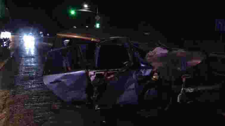 Внаслідок зіткнення з російською вантажівкою біля Бродів загинув 55-річний пасажир легковика