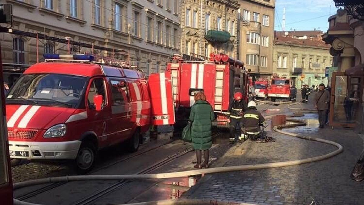 У житловому будинку у центрі Львова виникла пожежа