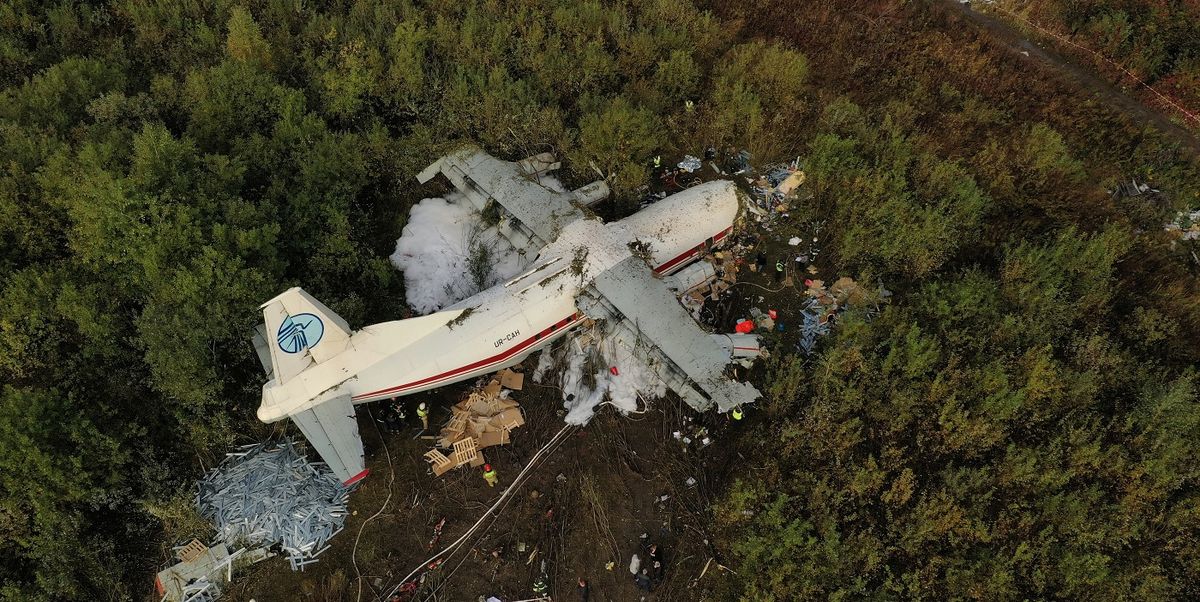 Поліція не розголошує подробиці розслідування авіакатастрофи Ан-12 під Львовом