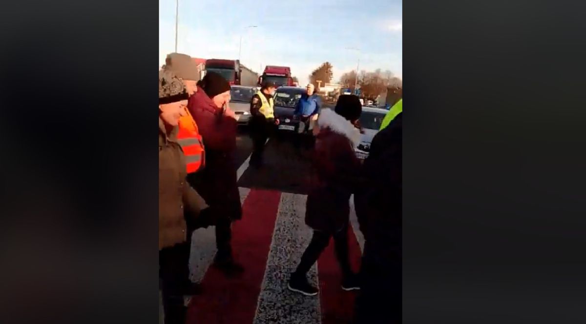 Протестувальники упродовж години блокували рух трасою Київ-Чоп у Малих Підлісках