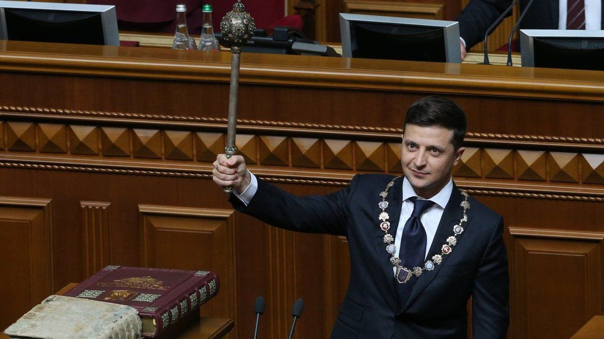 У грудні рейтинг Зеленського знову почав зростати, – опитування