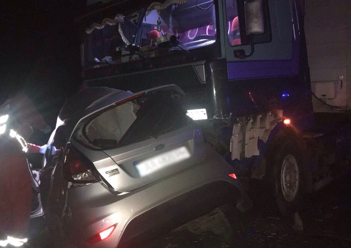 Фура розчавила легковик на трасі Львів-Рава-Руська, двоє людей загинуло