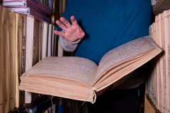 Книга в темряві