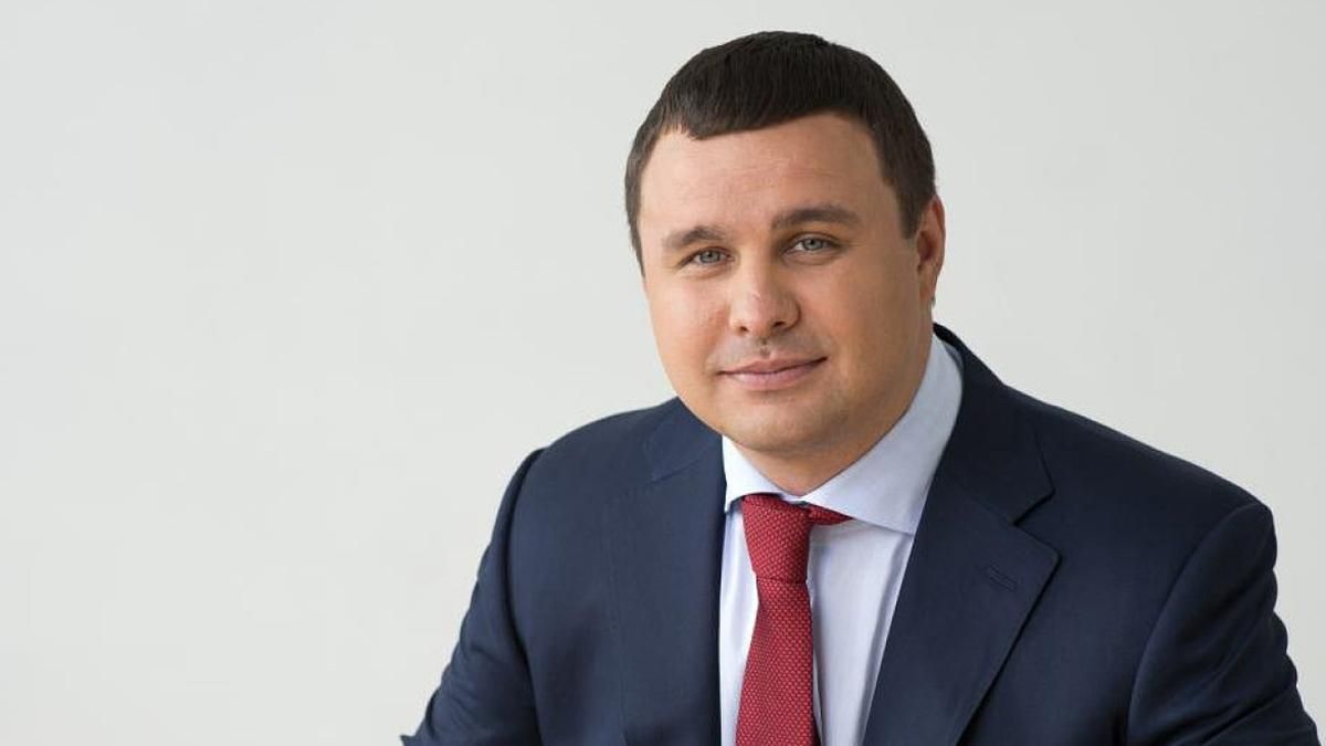 Суд заарештував 6 елітних автомобілів екс-депутата загальною вартістю майже 2 млн доларів