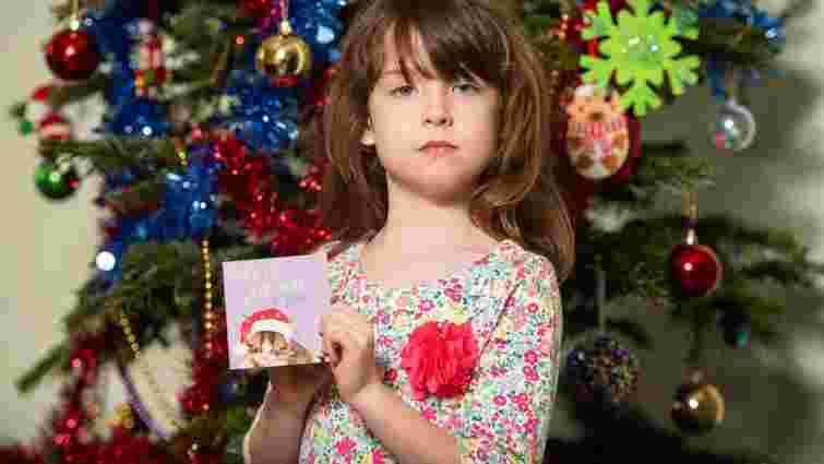 Шестирічна британка знайшла в різдвяній листівці послання від в'язнів-рабів з Китаю