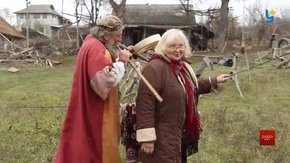 Двоє скульпторів створили незвичайні музеї просто неба на Вінниччині