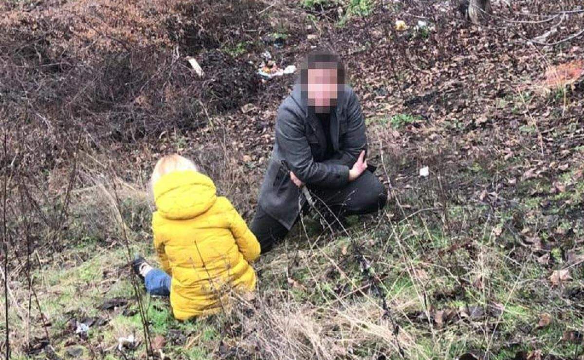 Поліцейський у Харкові отримав ножове поранення під час звільнення заручниці