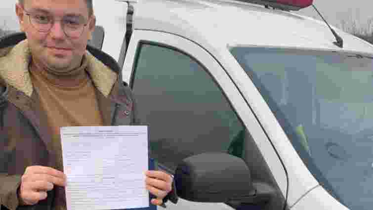 Секретар Пустомитівської міськради заявив на себе в поліцію через неправильне паркування