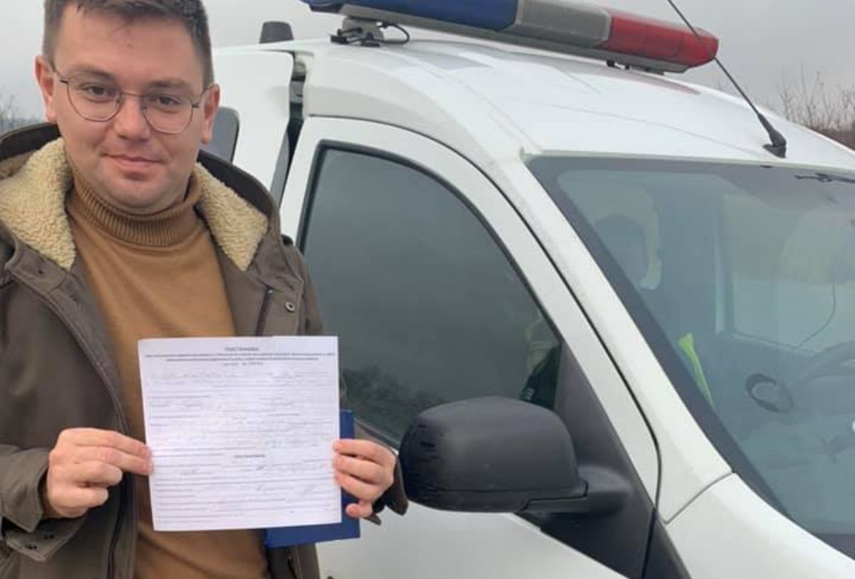 Секретар Пустомитівської міськради заявив на себе в поліцію через неправильне паркування