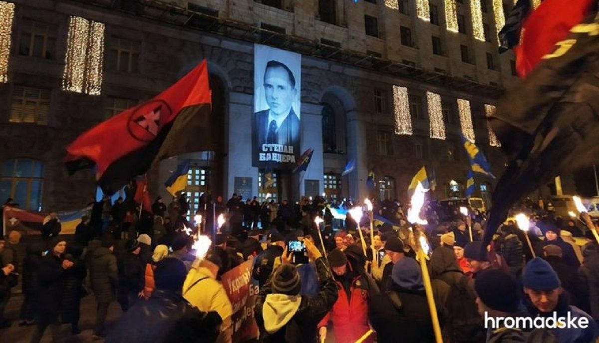 У Києві провели смолоскипну ходу до річниці народження Бандери