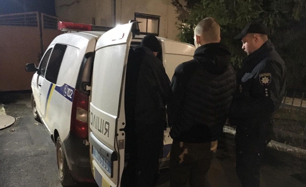 У Новояворівську 18-річний хлопець вдарив ножем свого вітчима