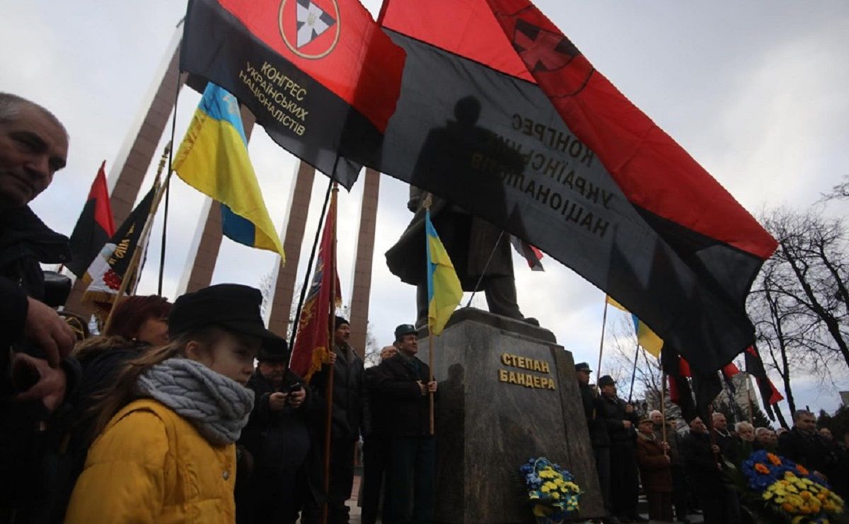 Посли Польщі та Ізраїлю засудили вшанування в Україні Степана Бандери