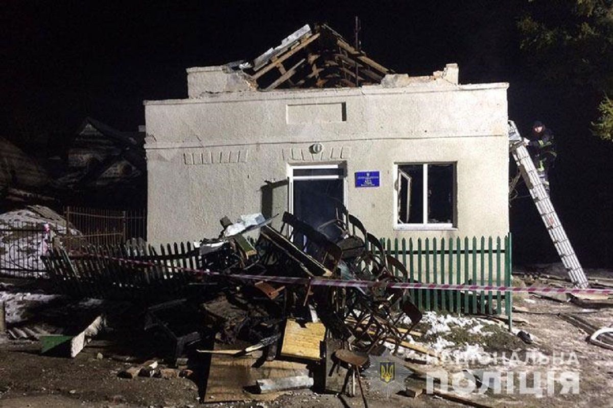 Через вибух газу у сільському клубі на Тернопільщині постраждало 8 дітей 