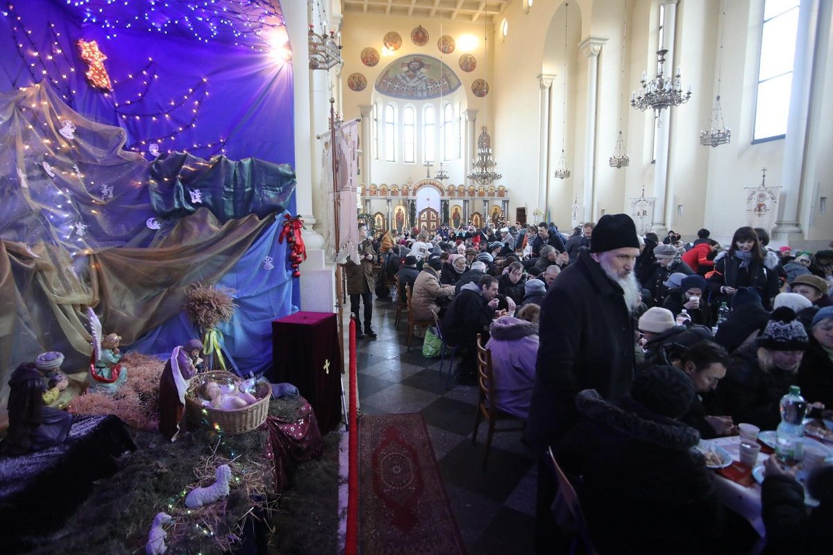 На Різдво для львів'ян у потребі провели благодійний обід