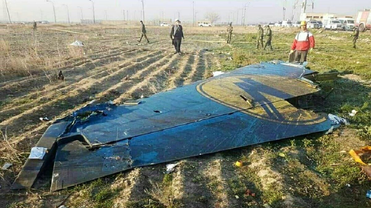Авіакатастрофа українського літака МАУ, 176 загиблих