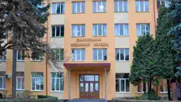 У Самбірському медколеджі проведуть перевірку через можливу корупцію серед викладачів