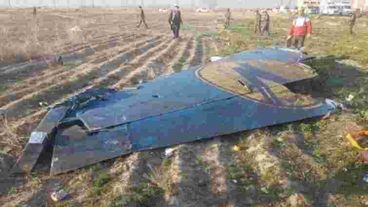 Українські експерти на місці катастрофи знайшли уражені ракетою частини літака МАУ, – ЗМІ