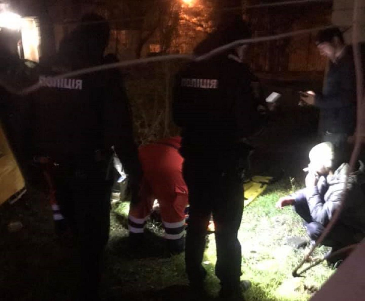 21-річна дівчина з порізаними венами випала з четвертого поверху у Львові