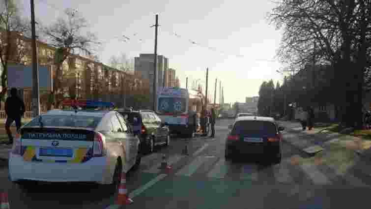 На пішохідному переході на вул. Княгині Ольги  у Львові авто збило 12-річну дівчинку