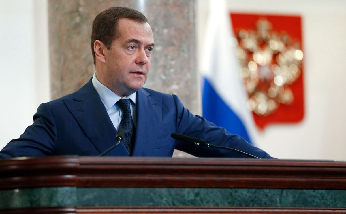 Російський уряд у повному складі подав у відставку