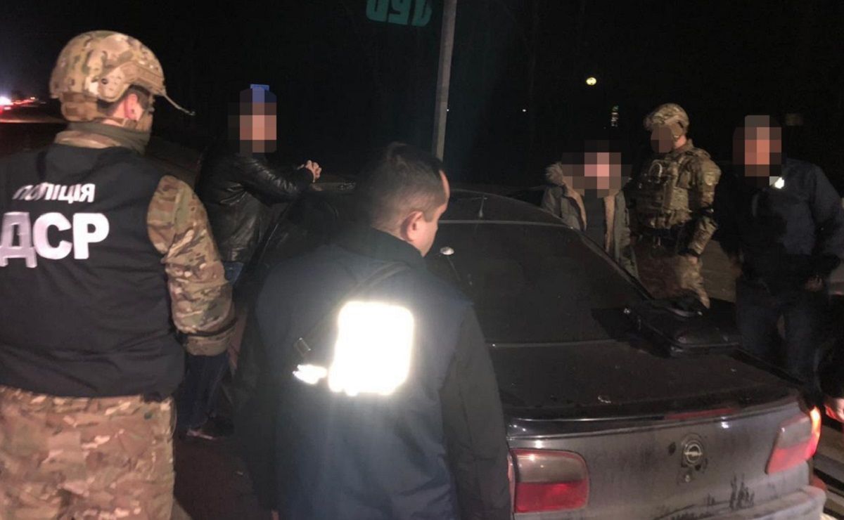 У Львові на хабарі у 30 тис. грн затримали податкового інспектора