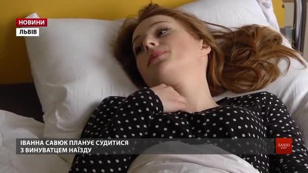 Медики розповіли про стан дівчини, яку на зупинці у Львові збив водій BMW без прав