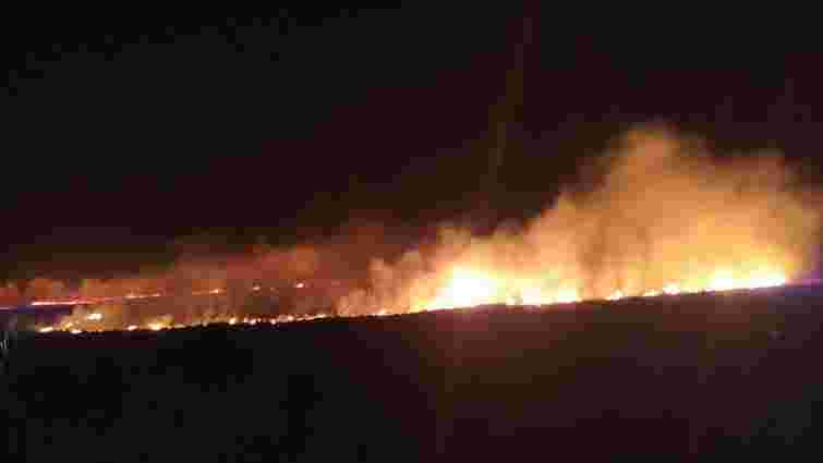 За минулу добу на Львівщині вогнеборці ліквідували 11 пожеж сухої трави
