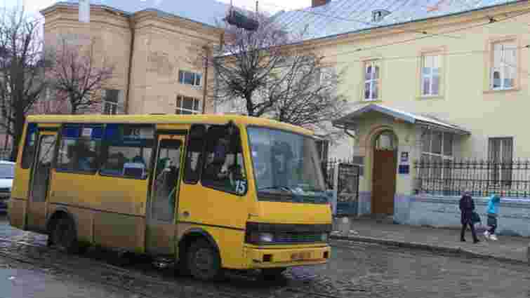 Львівська мерія не бачить підстав піднімати вартість проїзду в автобусах