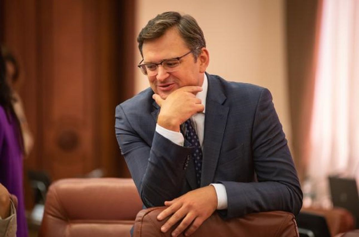 Кулеба назвав заяву Арахамії в Давосі про відмову України від євроінтеграції «фігурою мовлення»