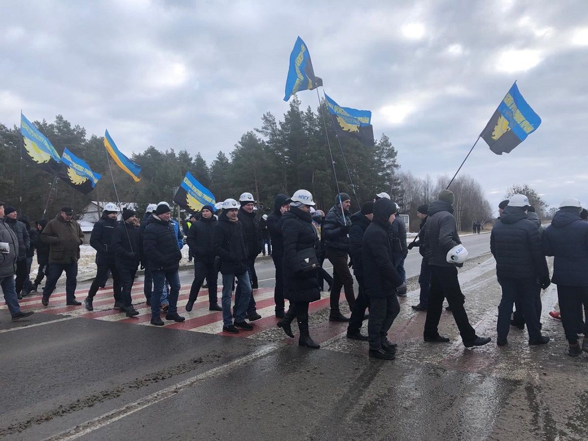 Шахтарі перекрили міжнародну трасу Львів — Рава-Руська