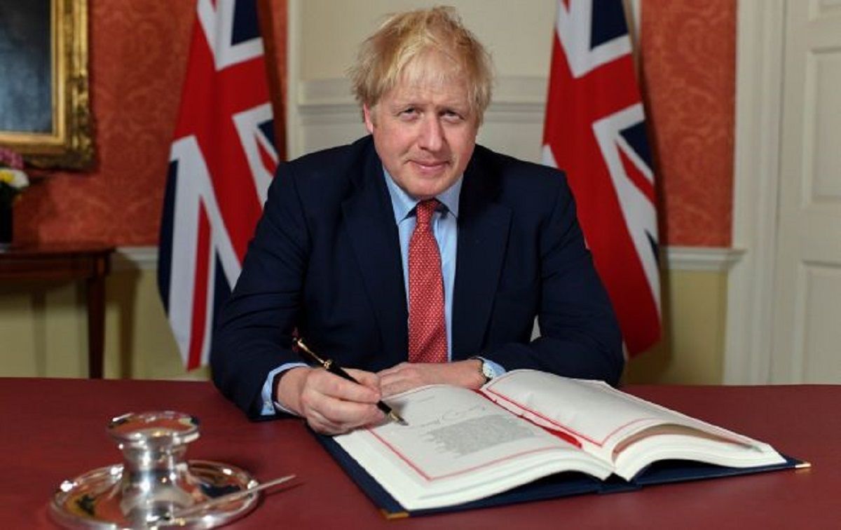 Прем'єр-міністр Великої Британії підписав угоду про Brexit