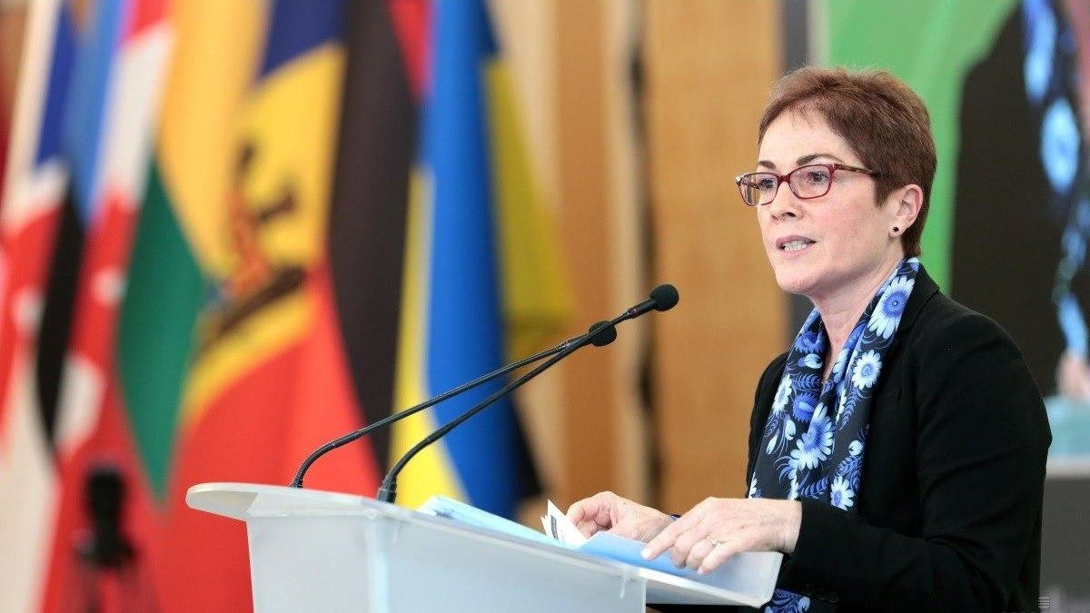 Екс-послиня США в Україні Марі Йованович звільнилася з Держдепу