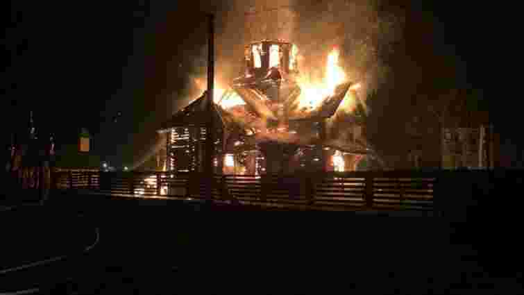 На Закарпатті вночі згоріла дерев'яна церква