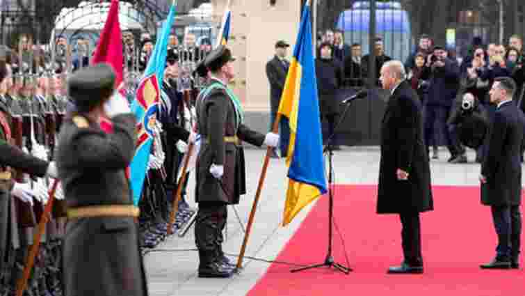 Ердоган в Києві привітав військових почесної варти словами «Слава Україні!»