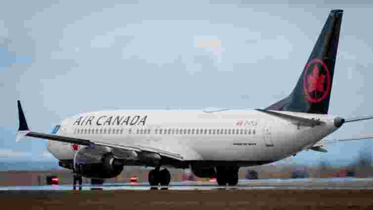 Канадський Boeing здійснив екстрену посадку в Мадриді через несправні шасі та двигун