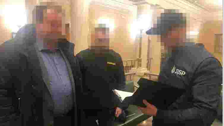 Посадовця уряду затримали за 2 млн грн хабара від забудовника
