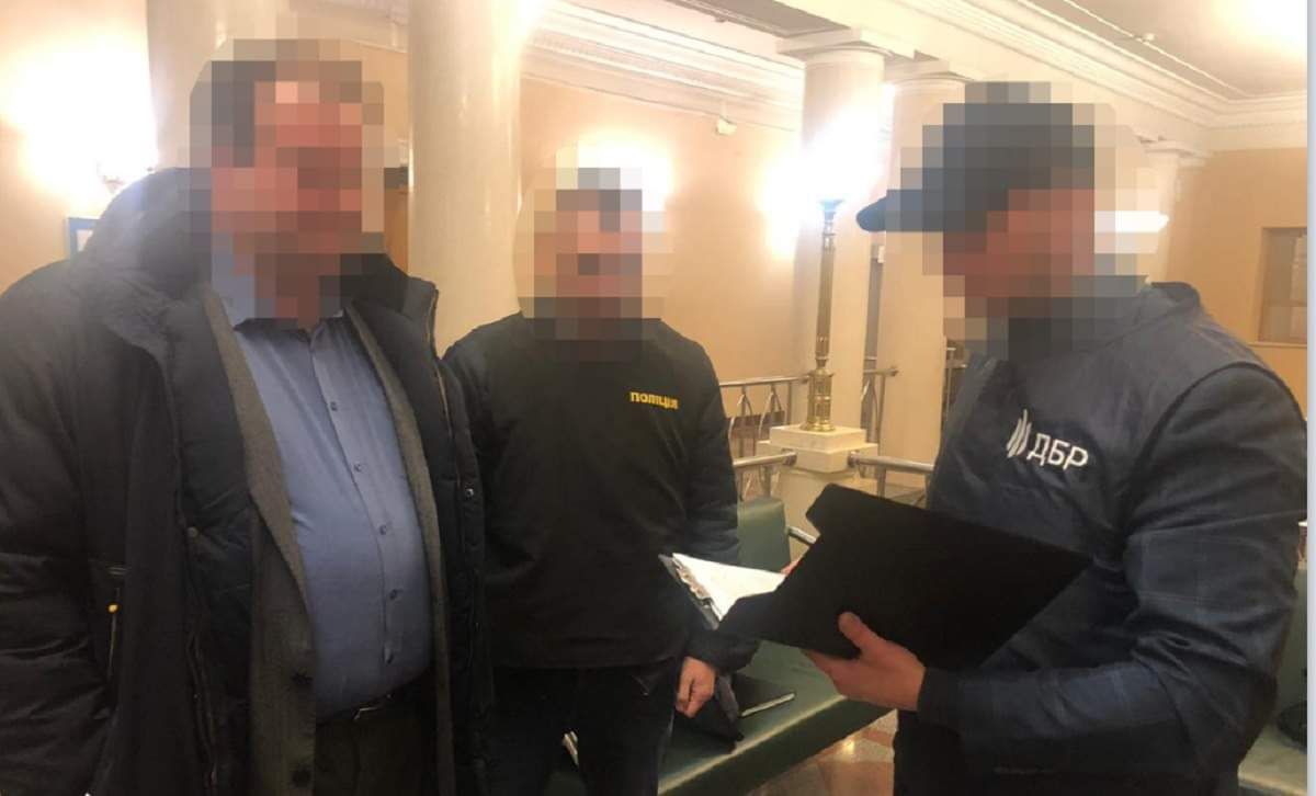 Посадовця уряду затримали за 2 млн грн хабара від забудовника