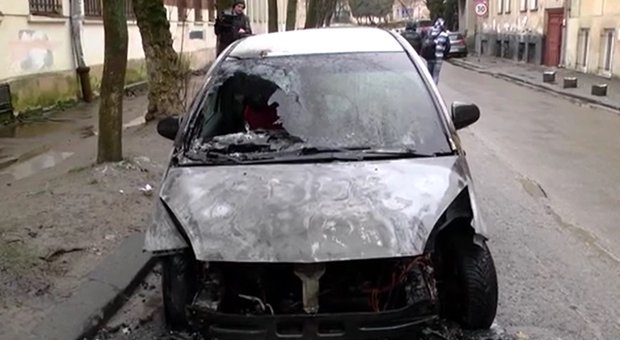 Суд обрав запобіжний захід ймовірному замовнику підпалу автомобіля журналістки