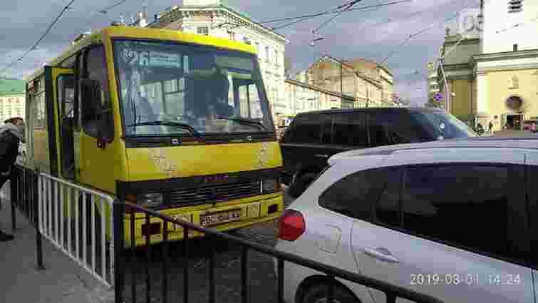 У Львові відновили курсування автобусів на маршруті №26
