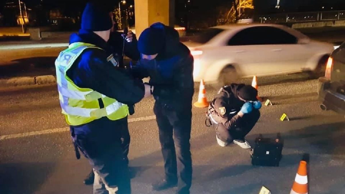Поліція в Києві влаштувала стрілянину, щоб затримати озброєного водія-втікача