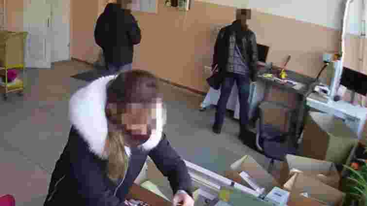 Поліцейські обікрали підприємство незрячих працівників під час обшуку в Одесі