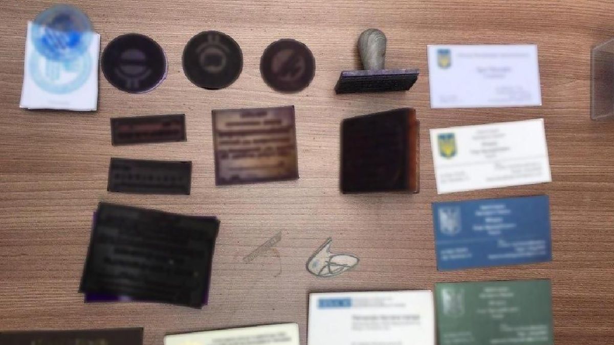 Поліція викрила шахраїв, які «продавали» керівні посади у вищих органах держвлади