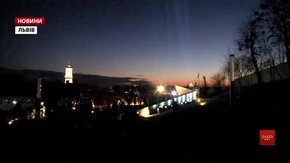 У Львові в пам'ять про Небесну сотню у небо запустили світлові промені