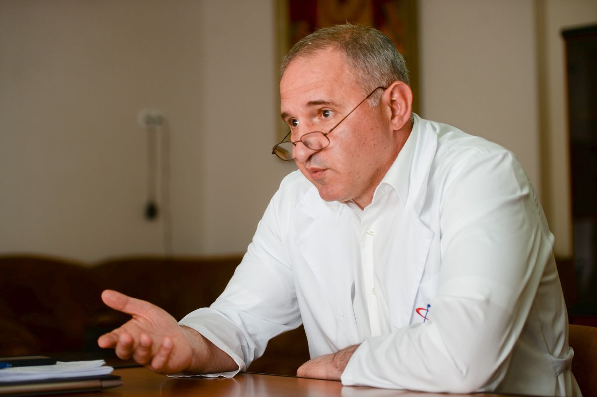 Директор Інституту серця заявив, що в Україну завозять вакцини від коронавірусу. Насправді ні